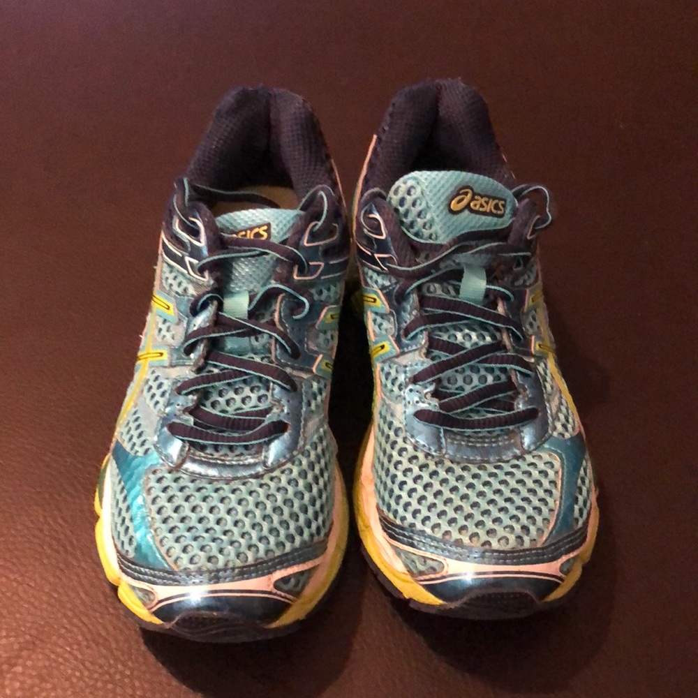 ASICS gel Cumulus 16 Women’s Running Shoes-Size 5.